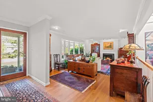 9025 Charles Augustine Dr, Alexandria, VA 22308 - Photo 7