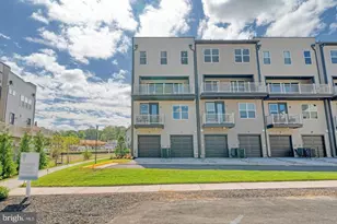 14350 Yesler Ave, Chantilly, VA 20151 - Photo 1