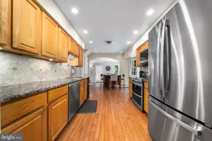 12013 Hamden Ct, Oakton, VA 22124 - Photo 9