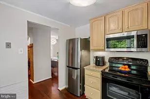 3140 Ellenwood Dr, Fairfax, VA 22031 - Photo 7