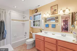 10505 Adel Rd, Oakton, VA 22124 - Photo 19