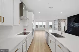 4605 Olivine Dr, Chantilly, VA 20151 - Photo 7