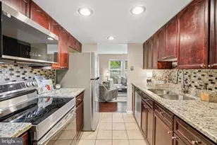 8236 Claremont Woods Dr, Alexandria, VA 22309 - Photo 11