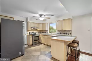 12754 Kinship Dr, Herndon, VA 20171 - Photo 13