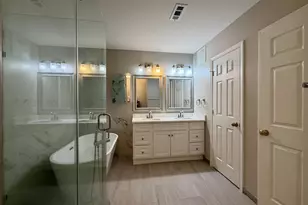 12481 Hayes Ct, Fairfax, VA 22033 - Photo 15