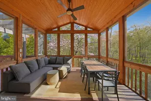 7504 Blaise Trail, McLean, VA 22102 - Photo 5