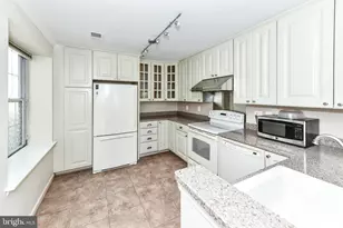 2954 Yarling Ct, Falls Church, VA 22042 - Photo 11