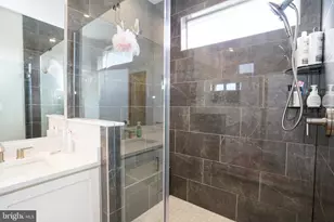 14301 Beckett Glen Cir, Chantilly, VA 20151 - Photo 21