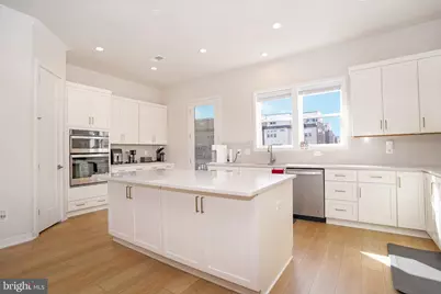 14301 Beckett Glen Circle, Chantilly, VA 20151 - Photo 9