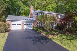 7706 Lakeloft Ct, Fairfax Station, VA 22039 - Photo 3