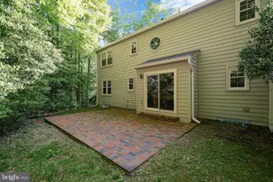 7706 Lakeloft Ct, Fairfax Station, VA 22039 - Photo 9
