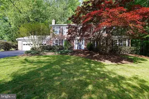 7706 Lakeloft Ct, Fairfax Station, VA 22039 - Photo 5