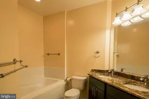 5916 Founders Hill Dr, Alexandria, VA 22310 - Photo 13