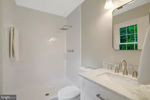6402 Seven Oaks Ct, Falls Church, VA 22042 - Photo 27