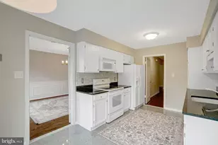 6402 Seven Oaks Ct, Falls Church, VA 22042 - Photo 13