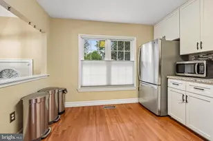 7876 Newport Glen Pass, Annandale, VA 22003 - Photo 11