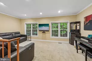 7876 Newport Glen Pass, Annandale, VA 22003 - Photo 3
