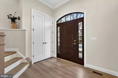 606 Meadow Lane SW, Vienna, VA 22180 - Photo 5