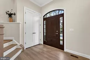 606 Meadow Ln SW, Vienna, VA 22180 - Photo 5