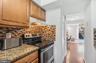 8621 Kenosha Ct, Lorton, VA 22079 - Photo 3