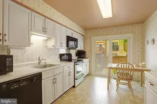 6571 Bermuda Green Ct, Alexandria, VA 22312 - Photo 7