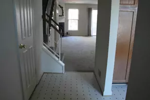 8029 Edinburgh Dr, Springfield, VA 22153 - Photo 7