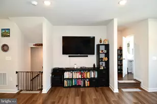 7211 Mountaineer Dr, Alexandria, VA 22306 - Photo 3