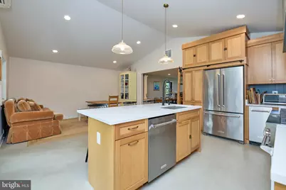 915 Desale Street SW, Vienna, VA 22180 - Photo 15