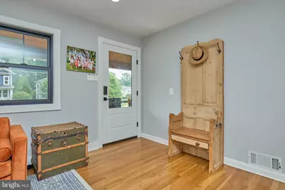 915 Desale Street SW, Vienna, VA 22180 - Photo 9