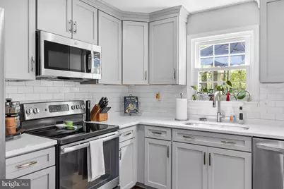1315 Bayshire Lane, Herndon, VA 20170 - Photo 19