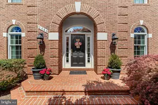 1090 Mill Field Ct, Great Falls, VA 22066 - Photo 7