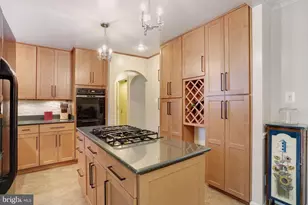 5300 Kings Park Dr, Springfield, VA 22151 - Photo 19