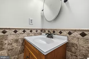 9145 School Craft Ln, Burke, VA 22015 - Photo 35