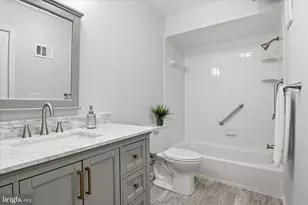 8110 Colony Point Rd, Springfield, VA 22152 - Photo 17
