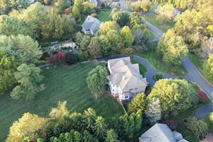11379 Seneca Knoll Dr, Great Falls, VA 22066 - Photo 9