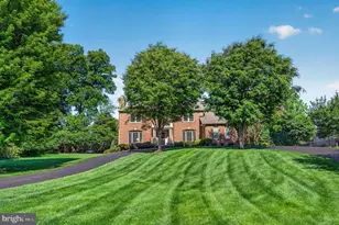 2954 Bonds Ridge Ct, Oakton, VA 22124 - Photo 3