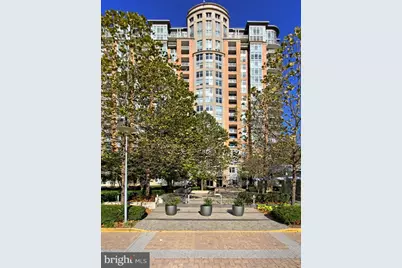 8220 Crestwood Heights Drive #302, McLean, VA 22102 - Photo 3