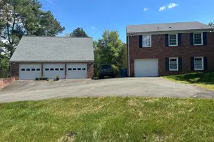703 Kentland Dr, Great Falls, VA 22066 - Photo 3