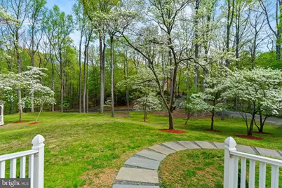 9201 Potomac Woods Lane, Great Falls, VA 22066 - Photo 7