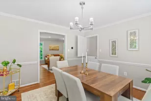 9201 Potomac Woods Ln, Great Falls, VA 22066 - Photo 9