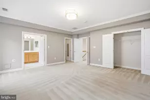 8908 Royal Hannah Ln, Fairfax, VA 22031 - Photo 35