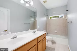 8908 Royal Hannah Ln, Fairfax, VA 22031 - Photo 43