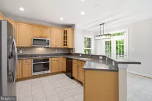 8908 Royal Hannah Ln, Fairfax, VA 22031 - Photo 25