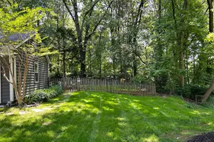 9518 Heathwood Ct, Burke, VA 22015 - Photo 5