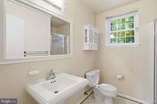 2391 Hunters Square Ct, Reston, VA 20191 - Photo 19