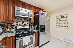 6105 Munson Hill Rd, Falls Church, VA 22044 - Photo 9