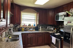 6105 Munson Hill Rd, Falls Church, VA 22044 - Photo 9
