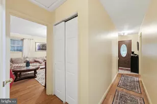 6105 Munson Hill Rd, Falls Church, VA 22044 - Photo 7