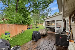 6809 Rolling Rd, Springfield, VA 22152 - Photo 21