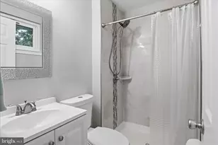 6809 Rolling Rd, Springfield, VA 22152 - Photo 25